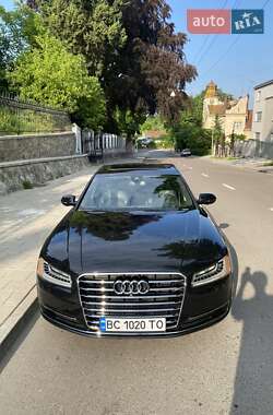 Седан Audi A8 2015 в Львові