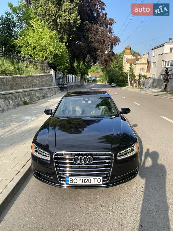 Седан Audi A8 2015 в 