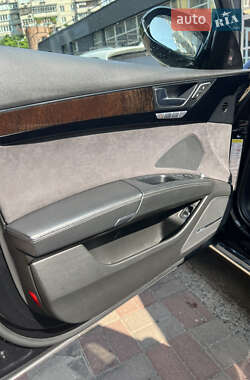 Седан Audi A8 2012 в 