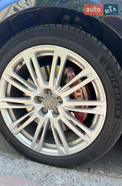 Седан Audi A8 2012 в 