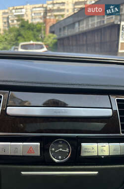Седан Audi A8 2012 в 