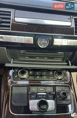 Седан Audi A8 2012 в 
