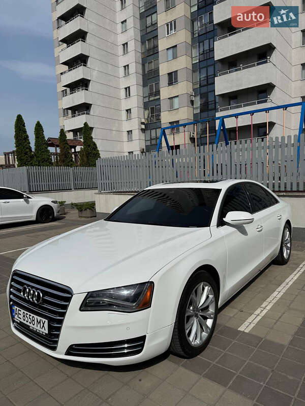 Седан Audi A8 2012 в Дніпрі