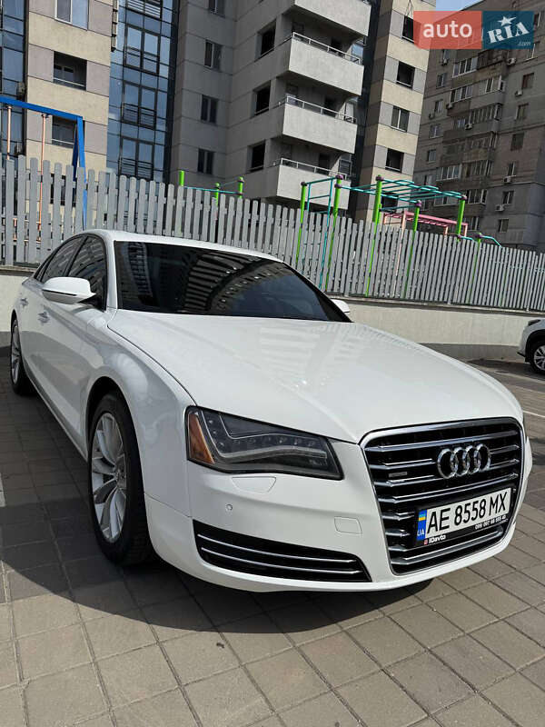 Седан Audi A8 2012 в Дніпрі