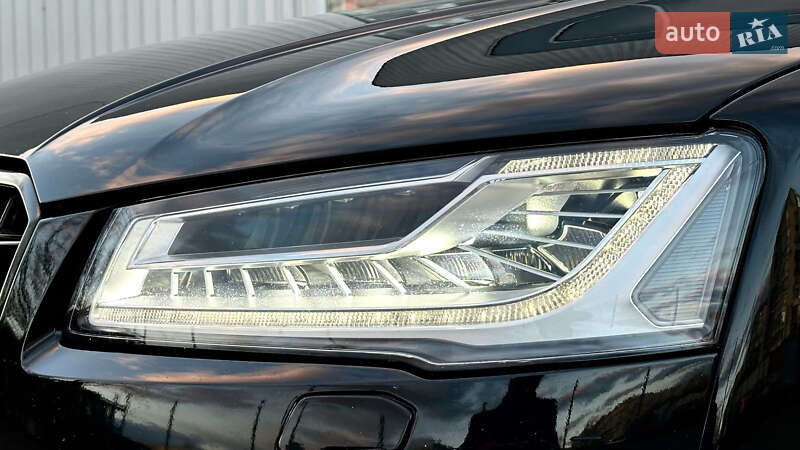 Седан Audi A8 2013 в Запорожье