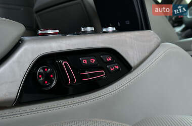 Седан Audi A8 2013 в 