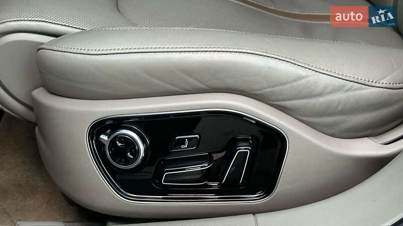 Седан Audi A8 2013 в Запорожье
