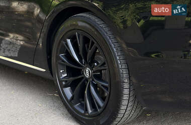 Седан Audi A8 2013 в 