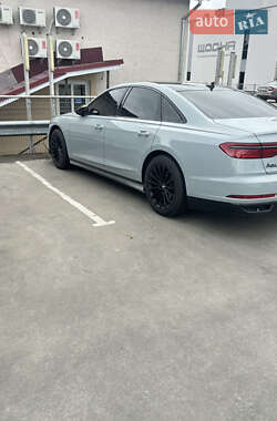 Седан Audi A8 2018 в Мукачевому