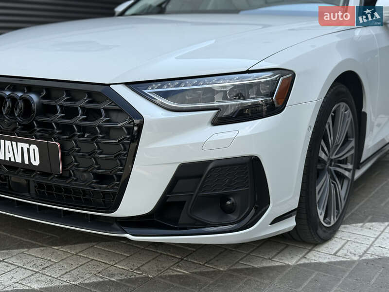 Седан Audi A8 2022 в Києві