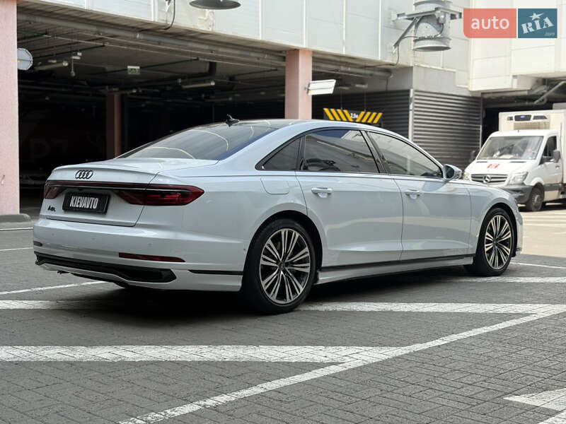 Седан Audi A8 2022 в Києві