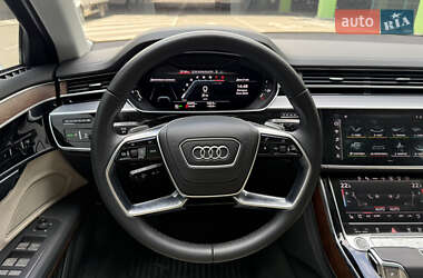 Седан Audi A8 2022 в 
