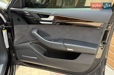 Седан Audi A8 2013 в 