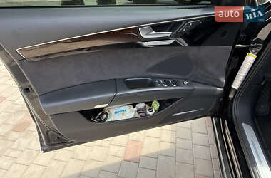 Седан Audi A8 2013 в 