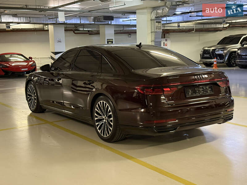 Седан Audi A8 2018 в Києві
