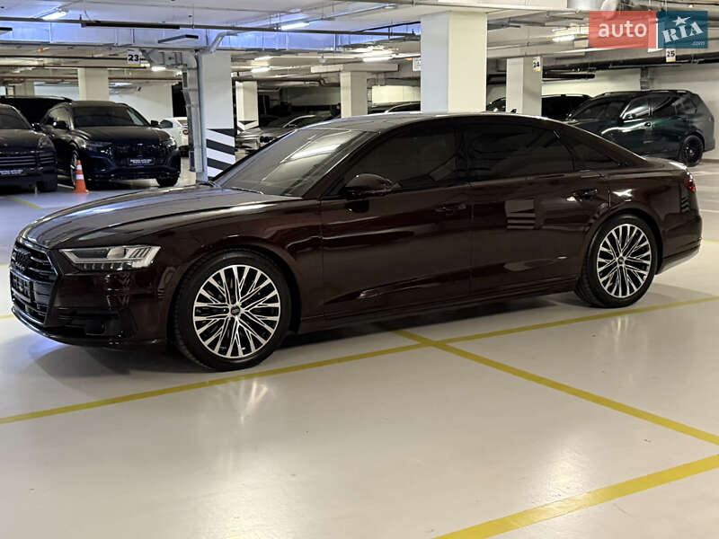 Седан Audi A8 2018 в Києві