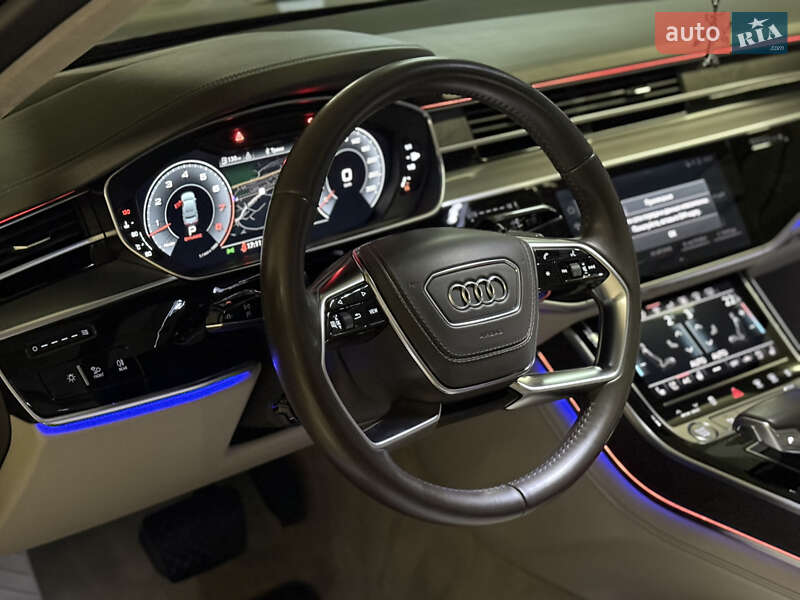 Седан Audi A8 2018 в Києві