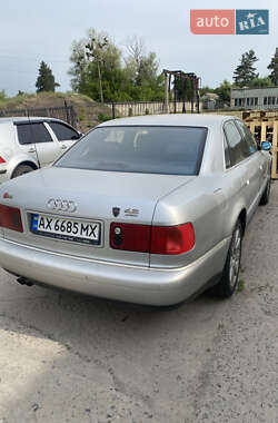 Седан Audi A8 1997 в 