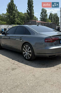Седан Audi A8 2013 в 