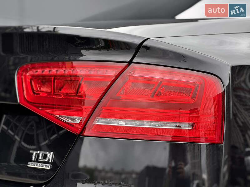 Седан Audi A8 2013 в Киеве