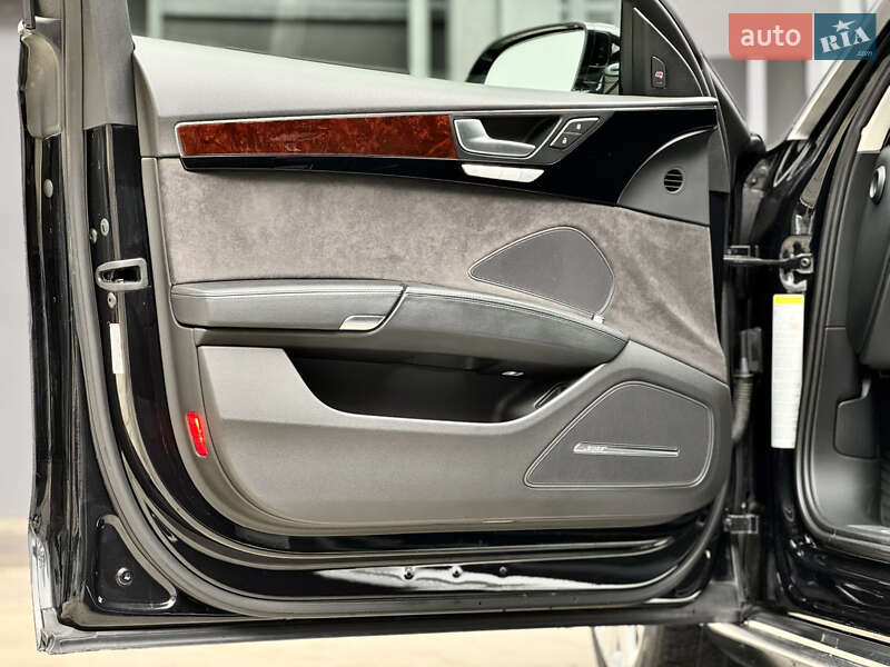 Седан Audi A8 2013 в Киеве
