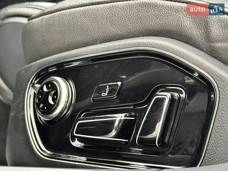 Седан Audi A8 2013 в Киеве