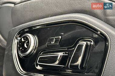 Седан Audi A8 2013 в 