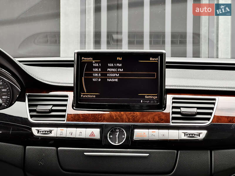 Седан Audi A8 2013 в Киеве