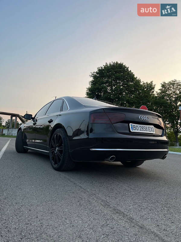 Седан Audi A8 2011 в Ивано-Франковске