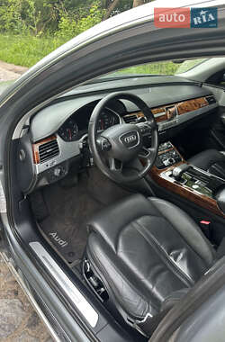 Седан Audi A8 2012 в 
