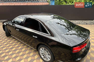 Седан Audi A8 2017 в 