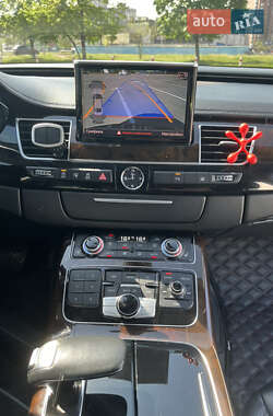Седан Audi A8 2017 в 