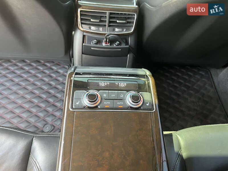 Седан Audi A8 2017 в Гребенке