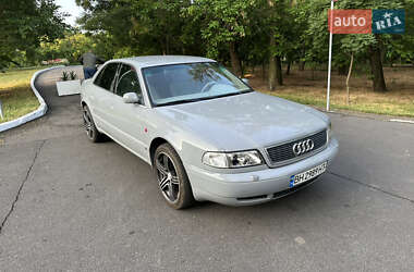 Седан Audi A8 1995 в 