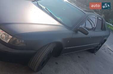 Седан Audi A8 1995 в 