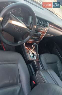 Седан Audi A8 1995 в 