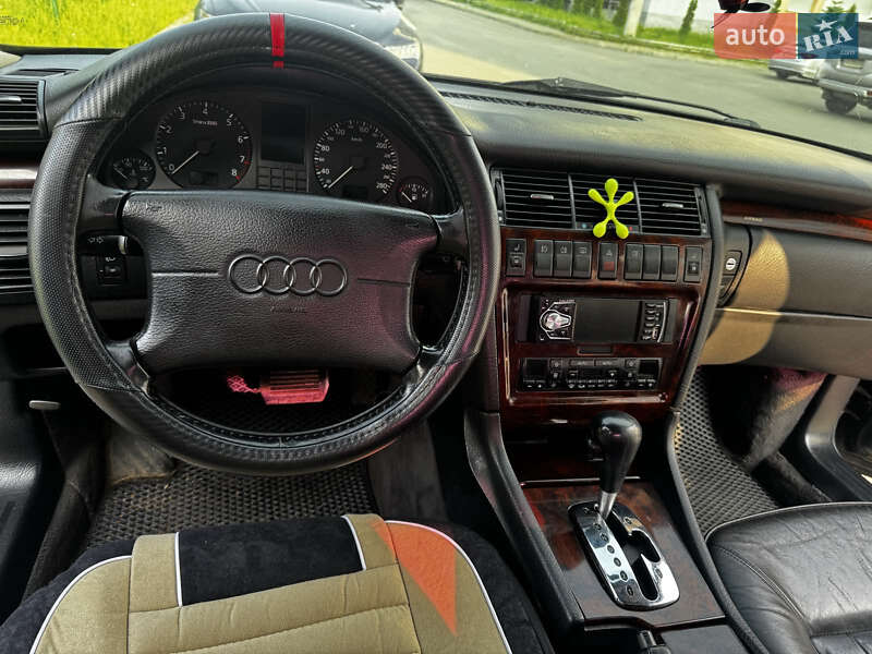 Седан Audi A8 1995 в Харькове