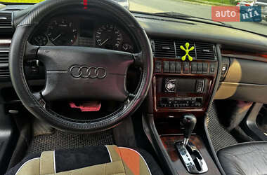 Седан Audi A8 1995 в 