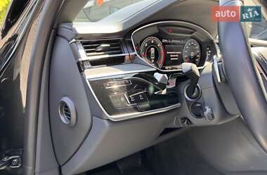 Седан Audi A8 2021 в 
