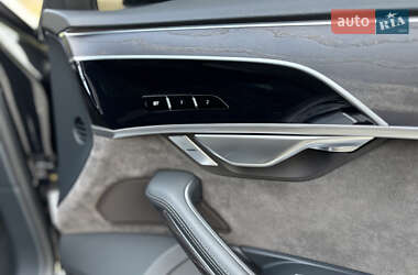 Седан Audi A8 2021 в 