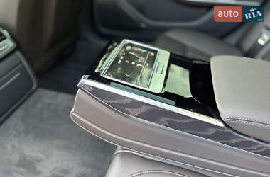 Седан Audi A8 2021 в 