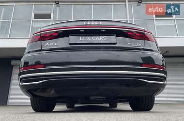 Седан Audi A8 2022 в 