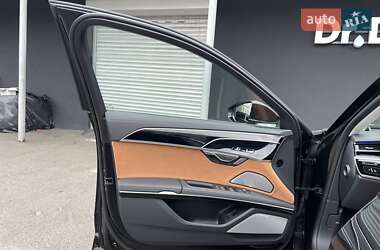 Седан Audi A8 2022 в 