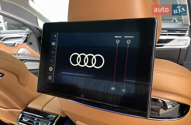 Седан Audi A8 2022 в 