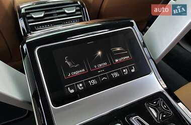 Седан Audi A8 2022 в 