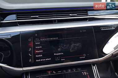 Седан Audi A8 2022 в 
