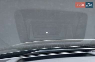 Седан Audi A8 2022 в 