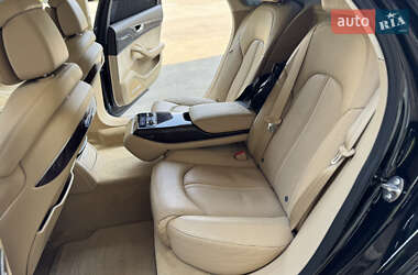 Седан Audi A8 2013 в 
