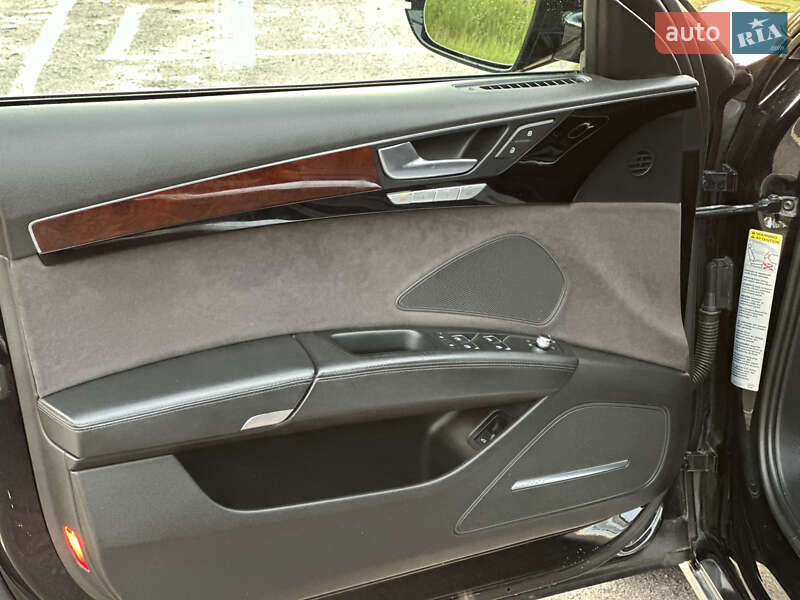 Седан Audi A8 2012 в Камне-Каширском