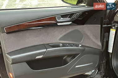 Седан Audi A8 2012 в 